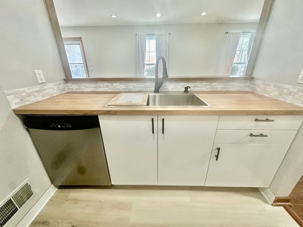 6935 Harvard Ln - Photo 6 of 21