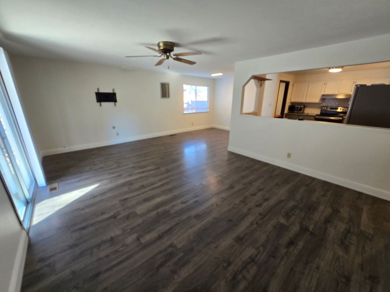 3920 Kings Row - Photo 5 of 18