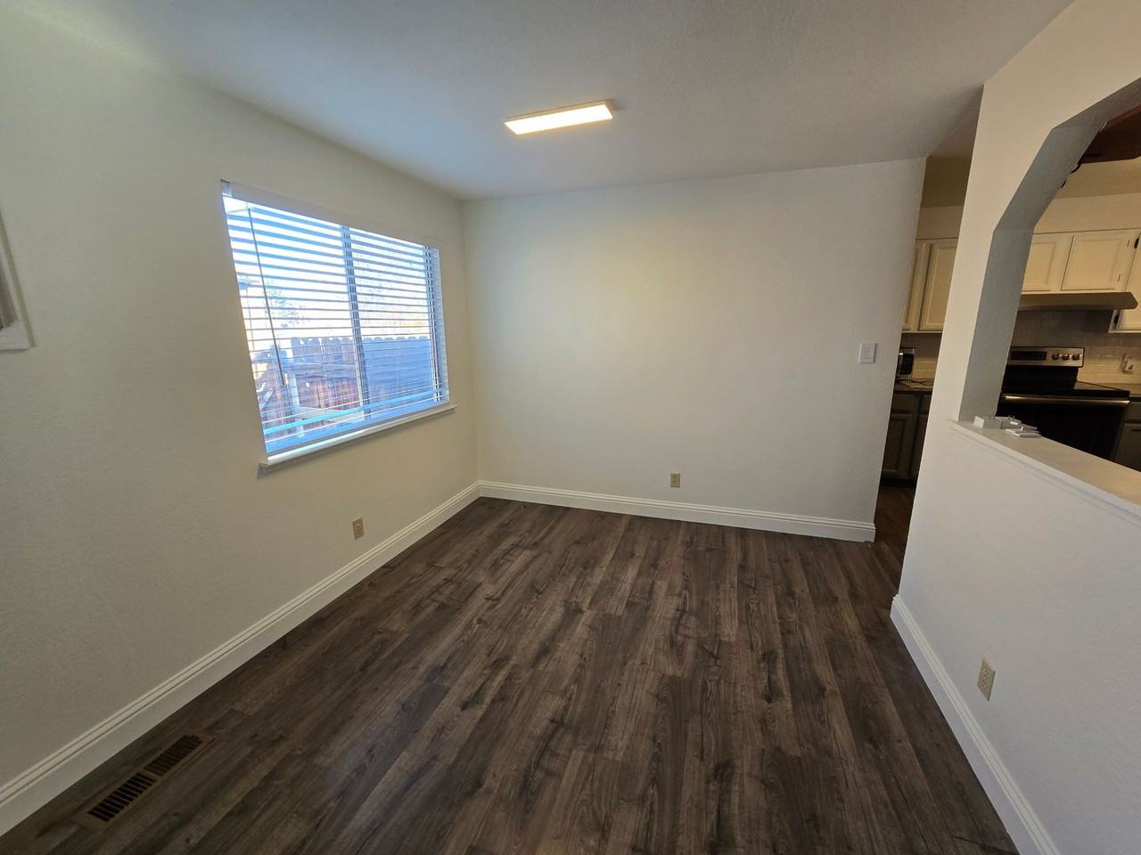 3920 Kings Row - Photo 6 of 18