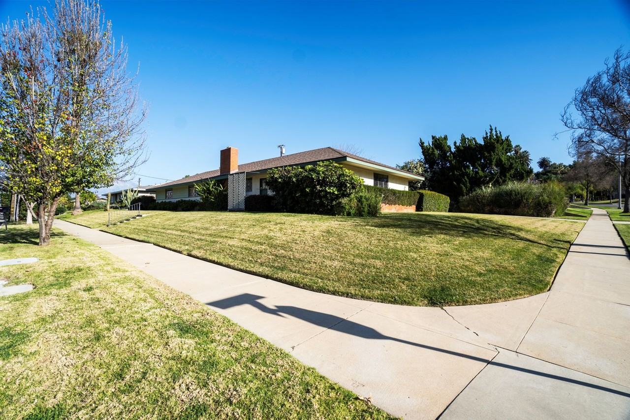 1483 W Cypress Ave - Photo 2 of 24