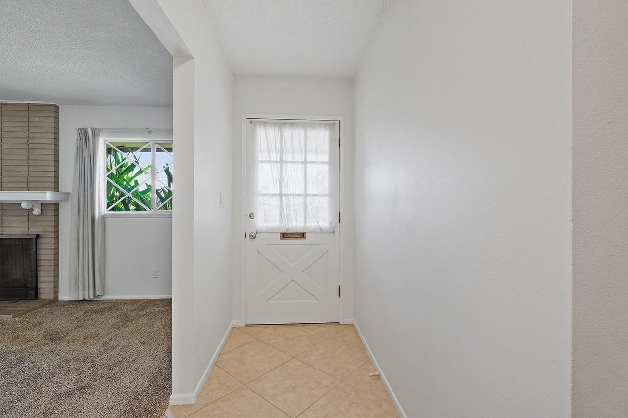 1483 W Cypress Ave - Photo 4 of 24