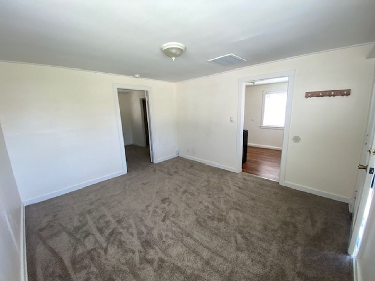 821 Walnut St - Photo 5 of 14