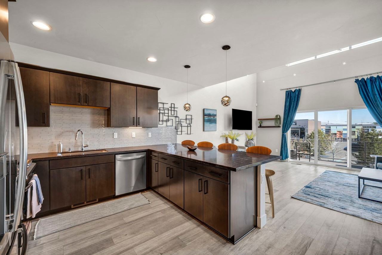 1412 Tonopah St - Photo 4 of 50