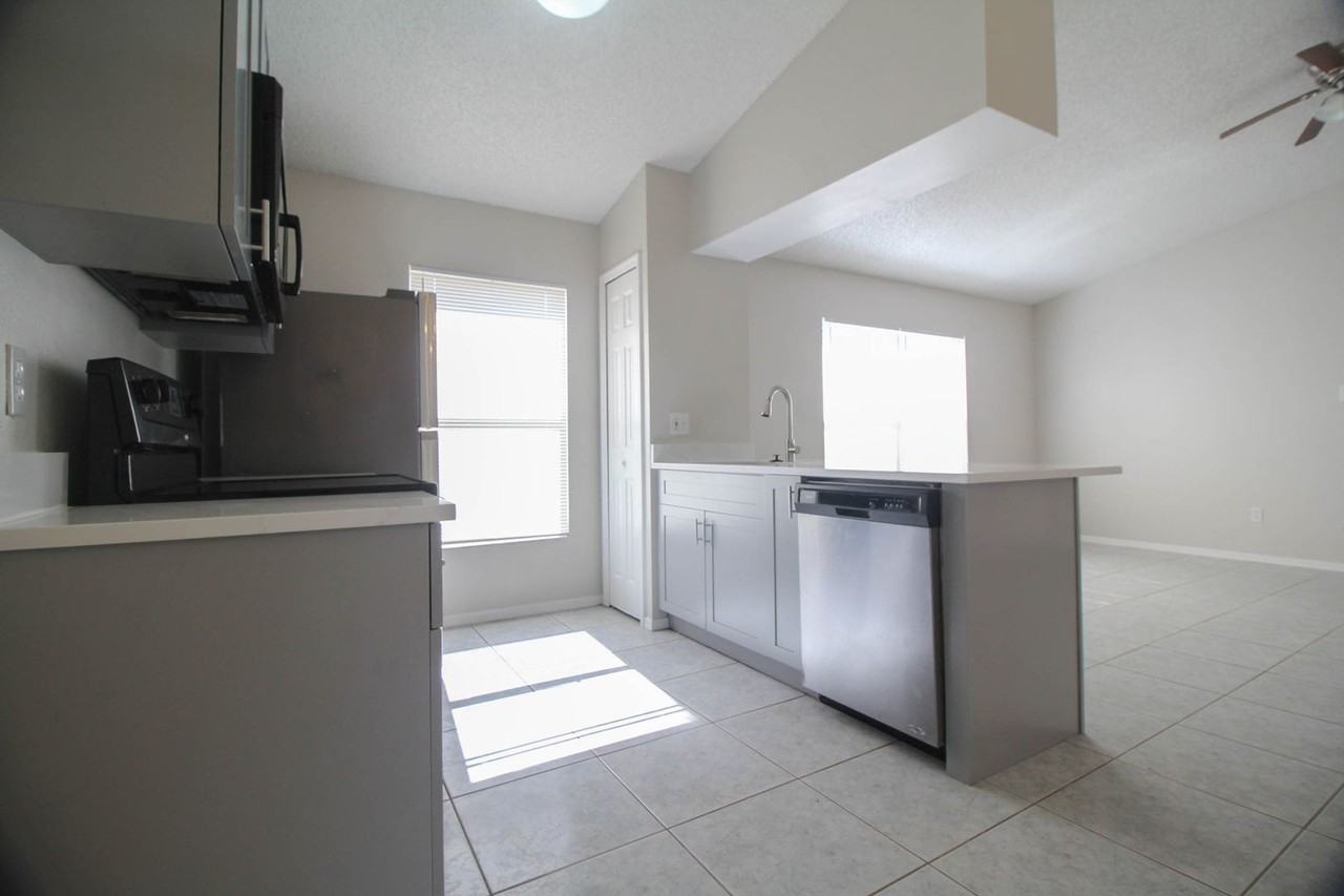 13859 Glasser Ave - Photo 7 of 19