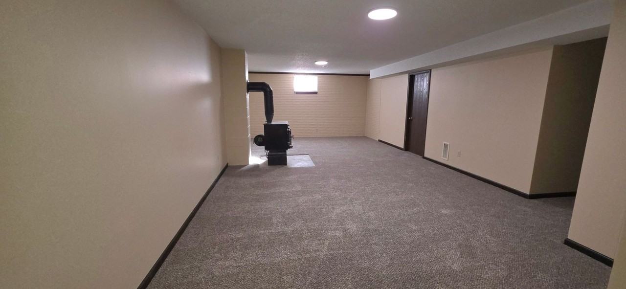 1957 E Battlefield Rd - Photo 6 of 11