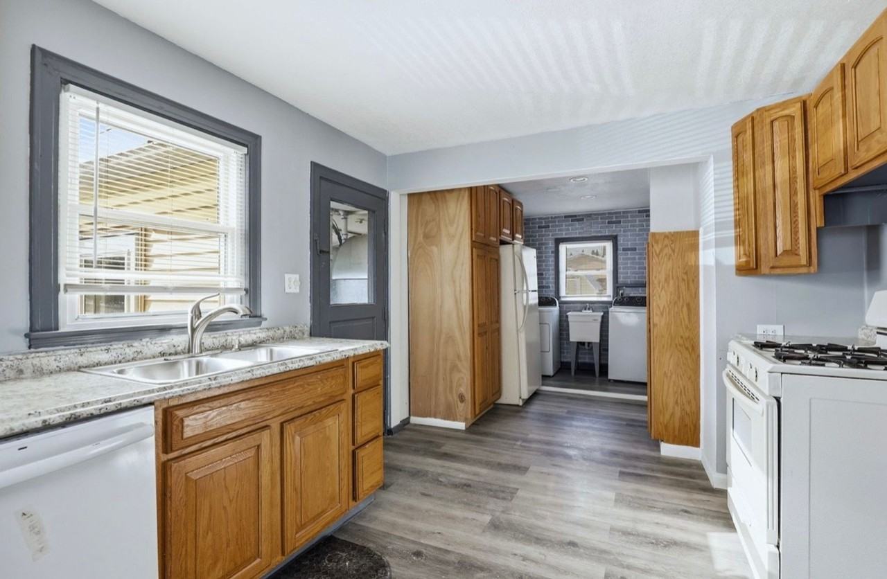 2955 Eddy St - Photo 5 of 16