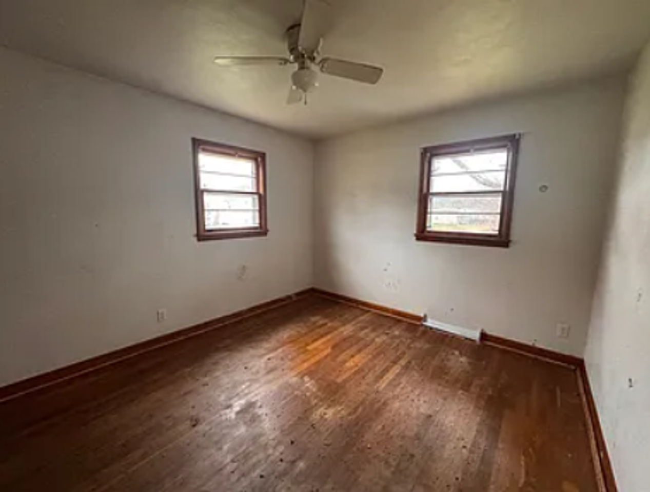 912 Chicago Ave - Photo 7 of 8