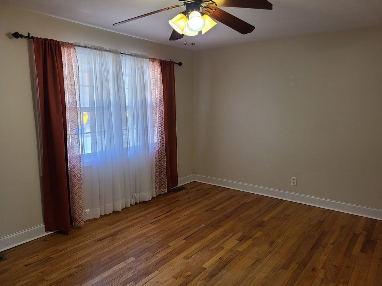 5126 Abbott Ave - Photo 7 of 10