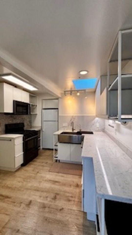 214 3rd Ave - Photo 4 of 21