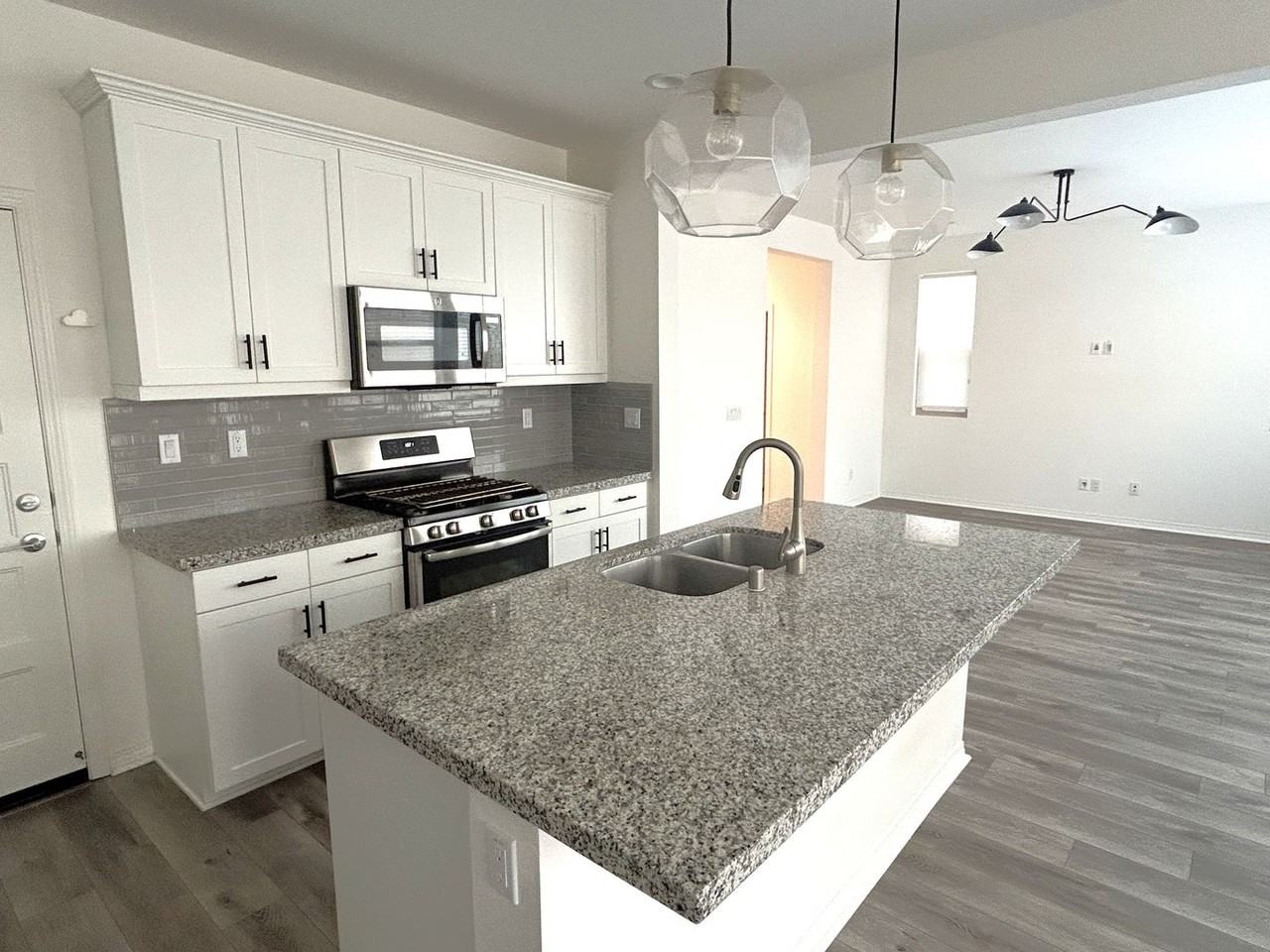 4170 Powell Way #104 - Photo 5 of 31