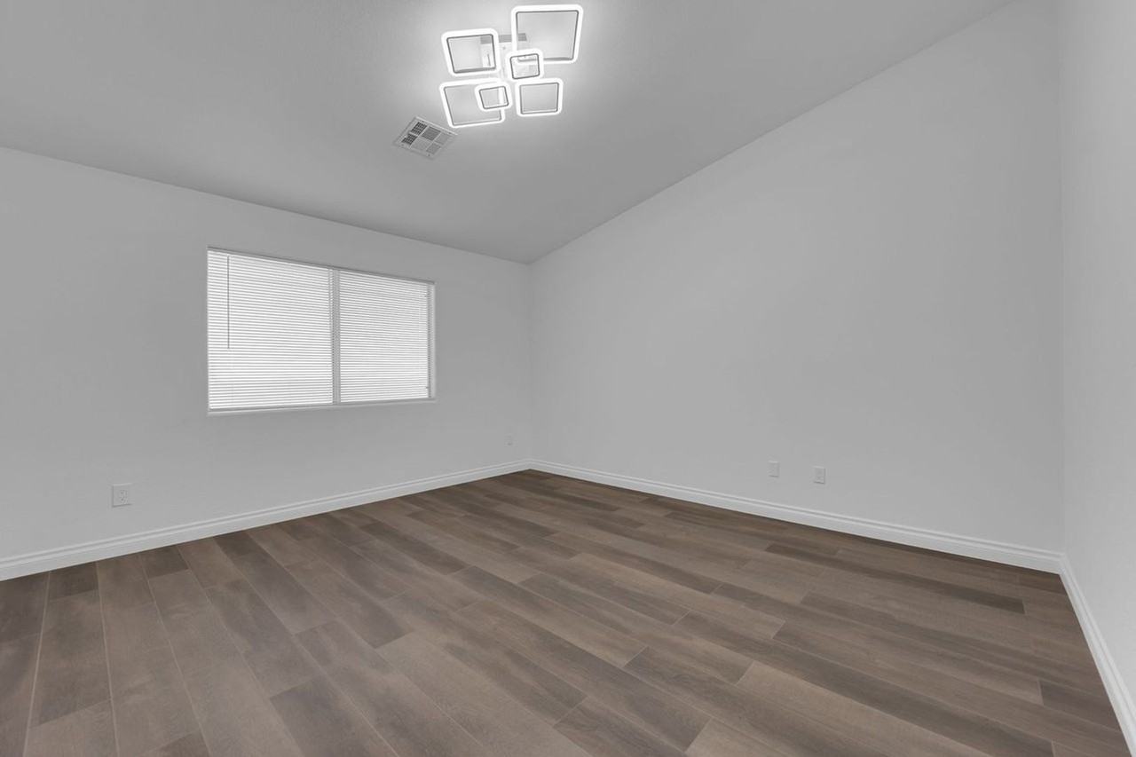 5616 Raven Creek Ave - Photo 2 of 20