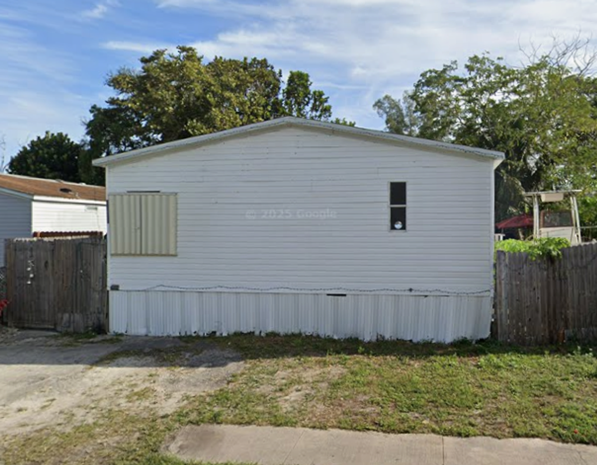 22966 Seaspray Pl - Photo 2 of 6