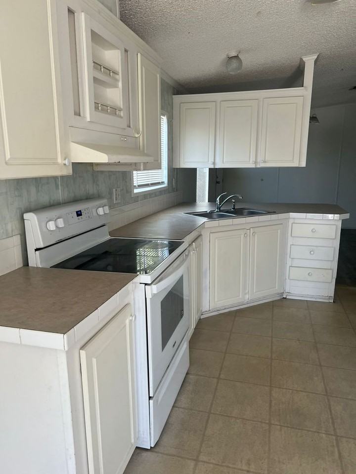 22966 Seaspray Pl - Photo 3 of 6