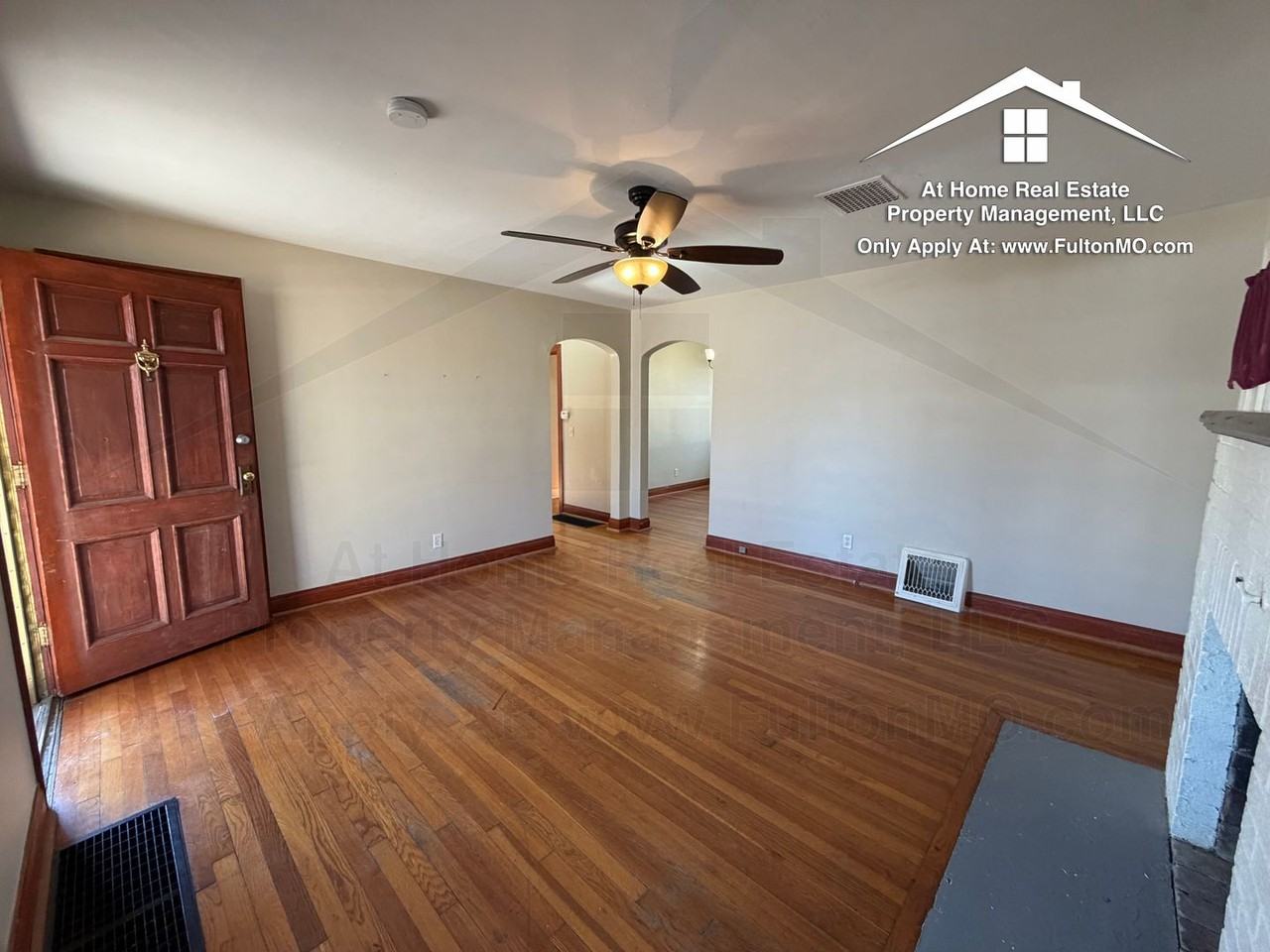 707 Hollyhock Dr - Photo 4 of 37