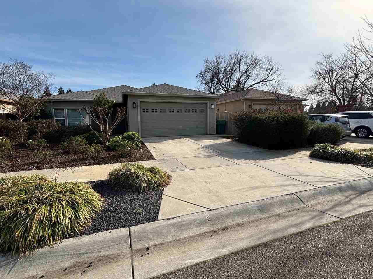 215 Danielson Ln - Photo 3 of 3