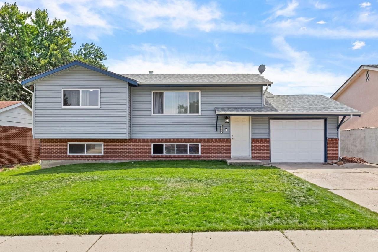 3231 Michigan Ave - Photo 3 of 34