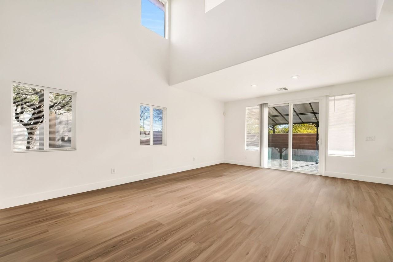 10226 Wolf Pack Ln - Photo 5 of 37