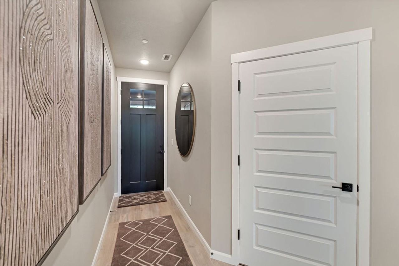 6829 Ne 132nd Way - Photo 2 of 42