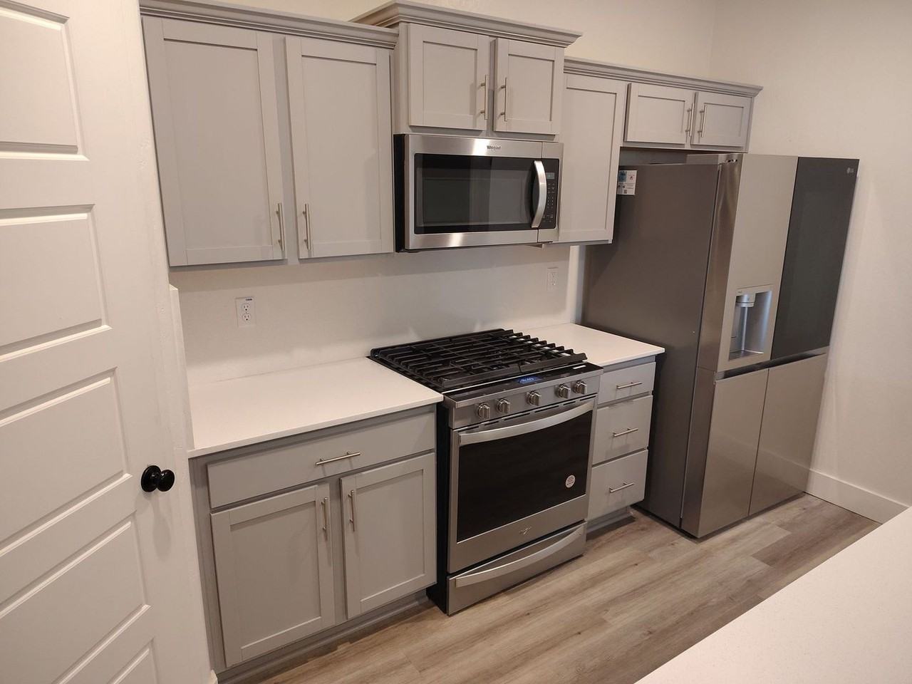 5905 Barsanti Ave - Photo 3 of 25