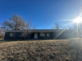 1921 N Carlyle Ave - Photo 1 of 1