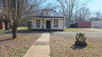 featured image of 713 W Washington St