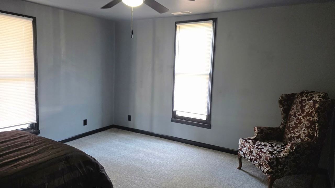 713 W Washington St - Photo 6 of 20