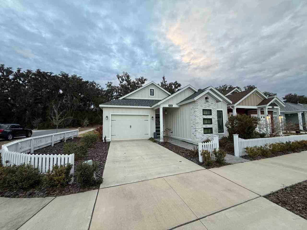 1016 Nw 132nd Blvd - Photo 2 of 25