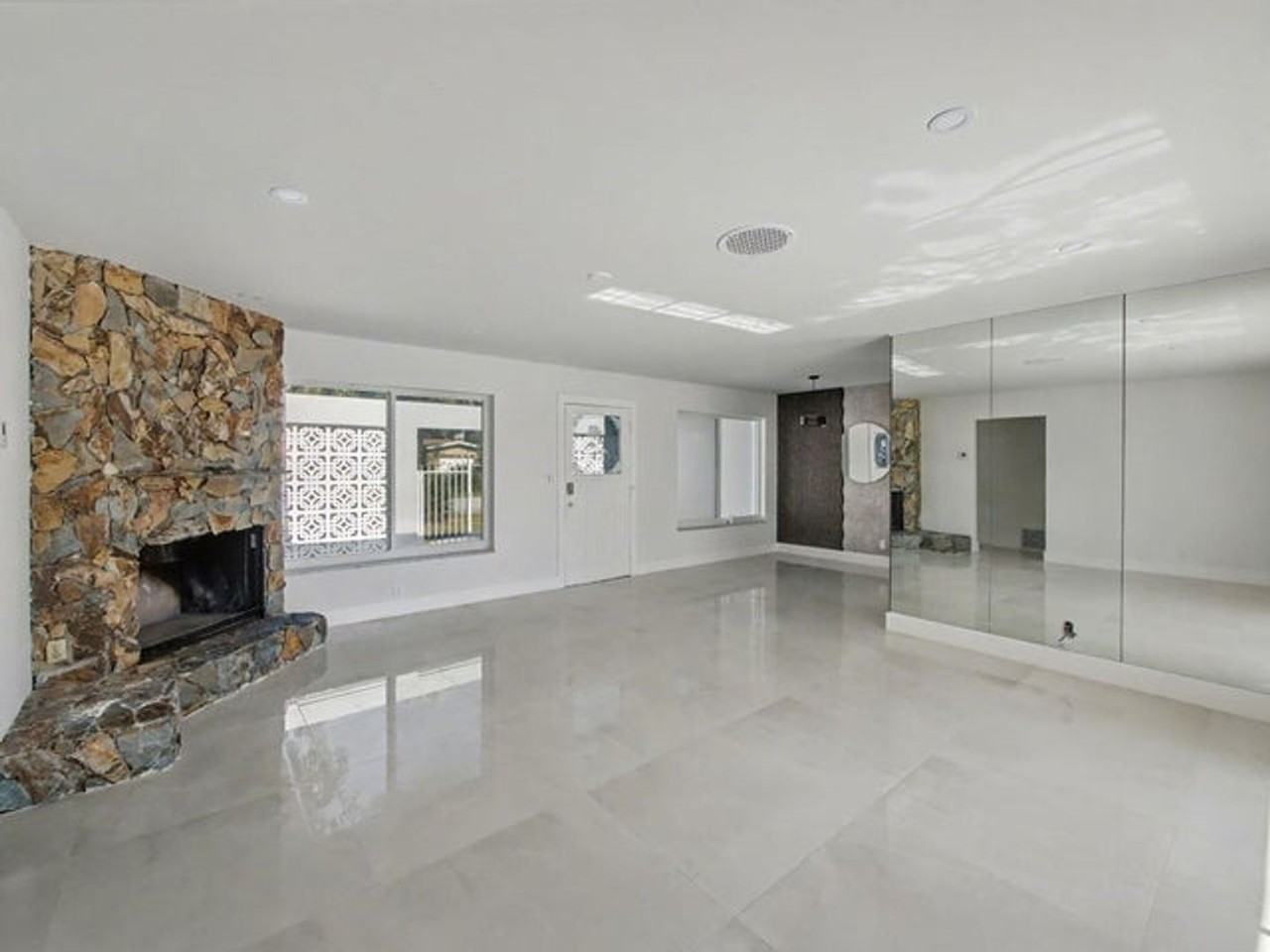 1940 Nw 32nd St - Photo 7 of 19