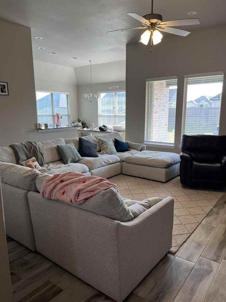 3322 White Horse Dr - Photo 3 of 15