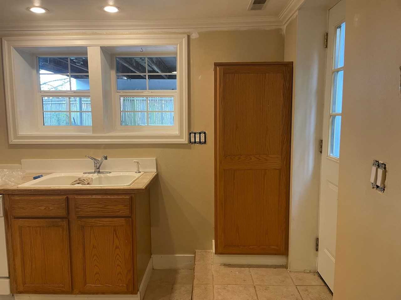 3110 E Olive St - Photo 3 of 14