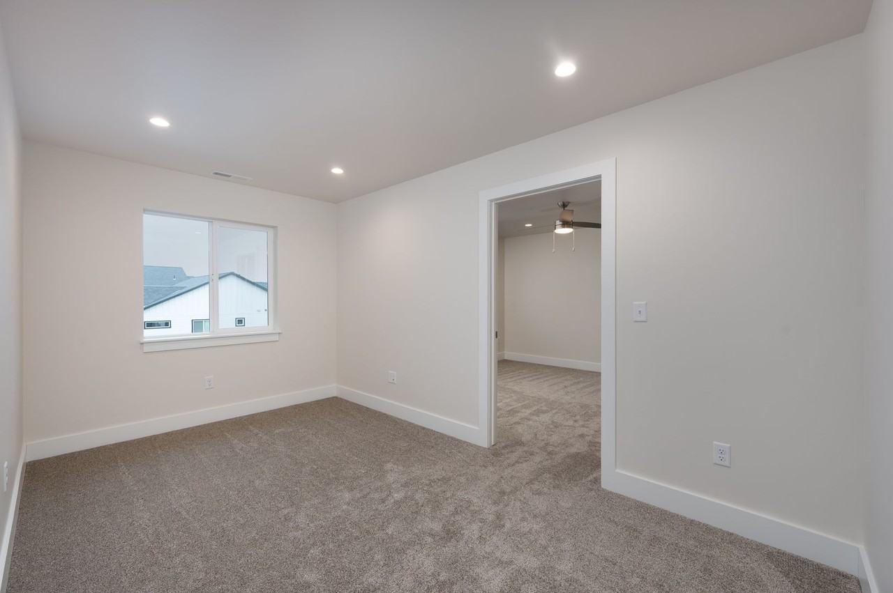 513 Companion Way - Photo 7 of 25