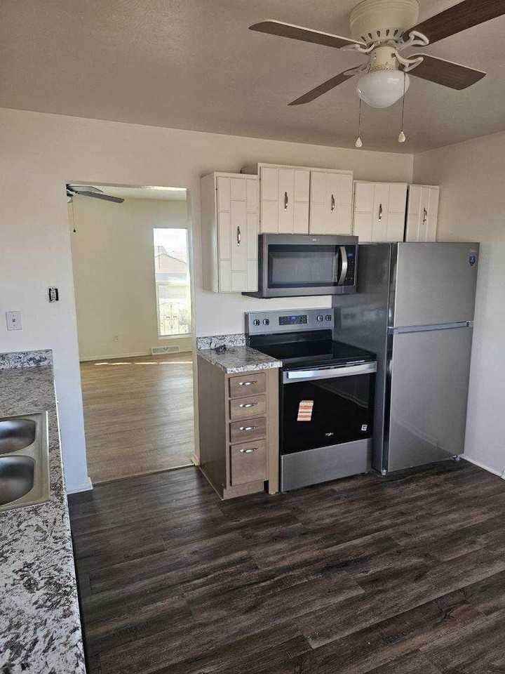 984 S Knox Dr - Photo 4 of 7