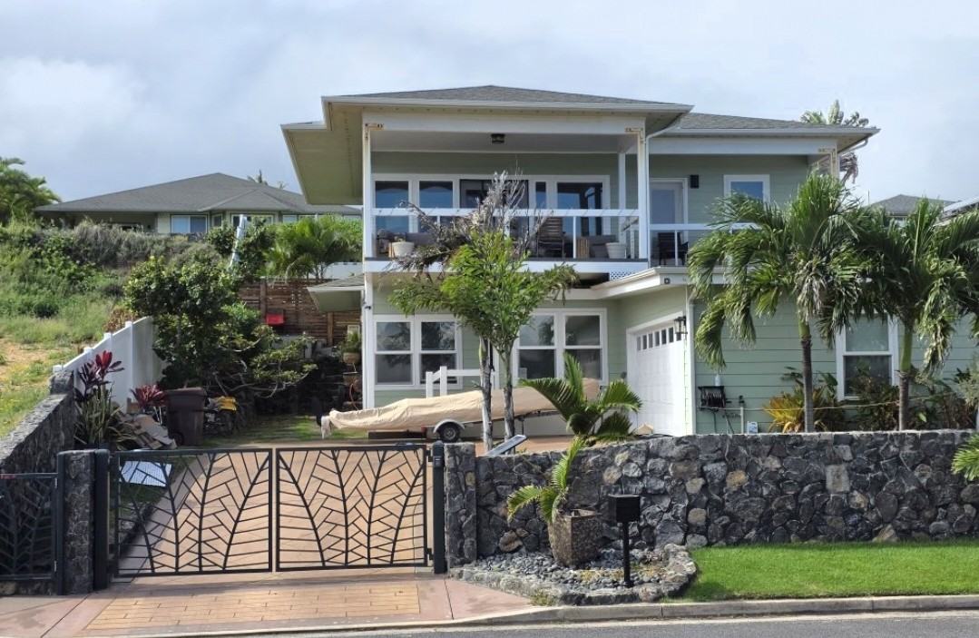 1367 Kakae Pl #NA - Photo 2 of 33