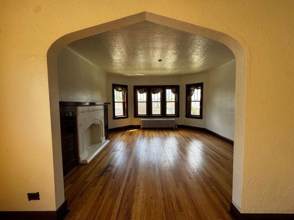 5531 N Linder Ave #2 - Photo 3 of 23