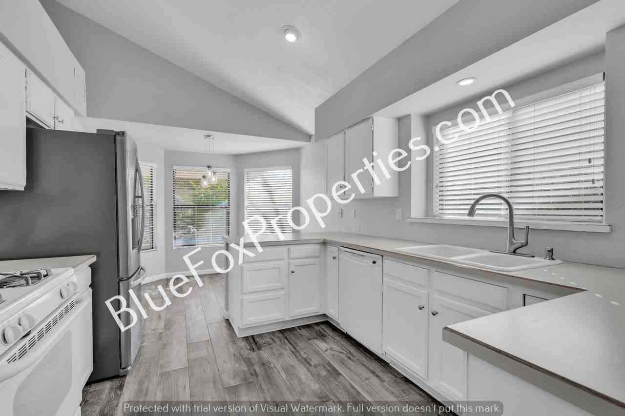 9810 E Amaroso Ln - Photo 3 of 30