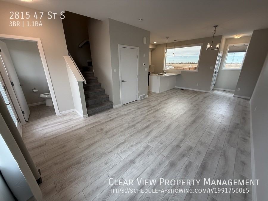 2815 47 St S - Photo 4 of 21