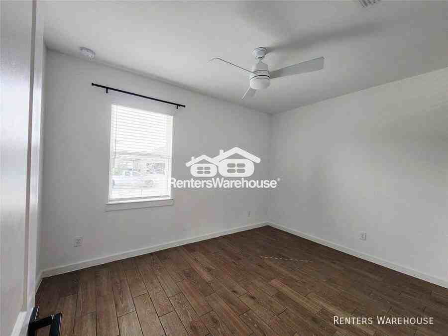 8430 Bay Ridge Cir - Photo 2 of 28