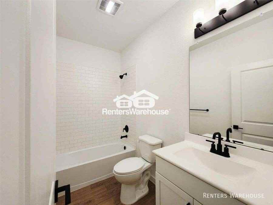 8430 Bay Ridge Cir - Photo 6 of 28