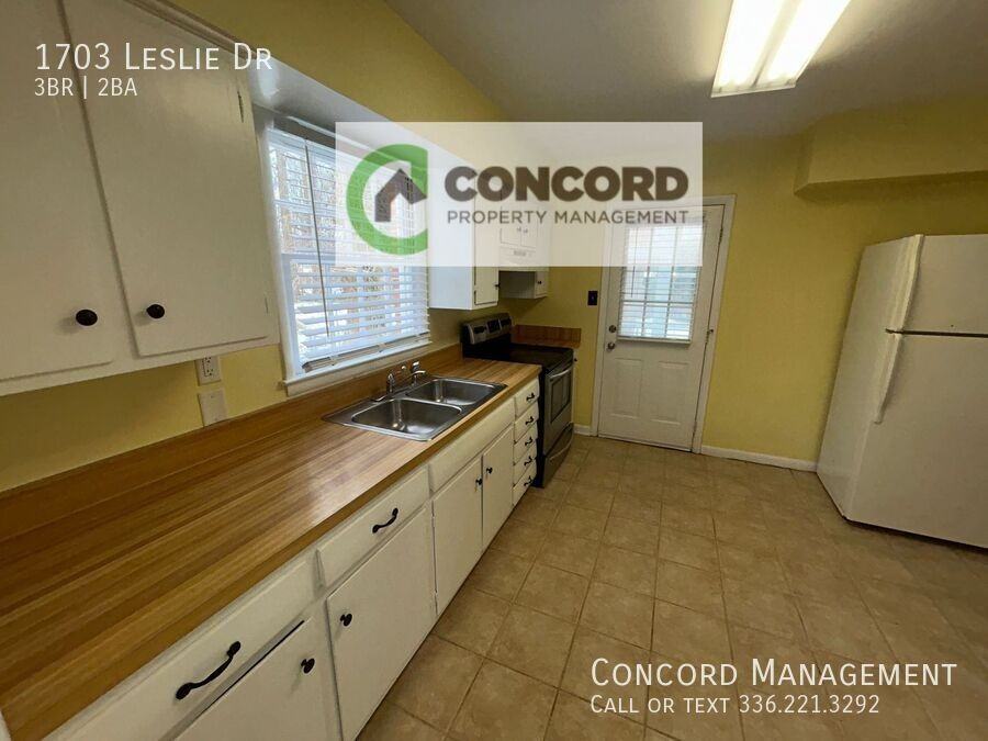 1703 Leslie Rd - Photo 6 of 20