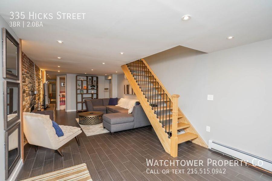 335 S Hicks St - Photo 3 of 32