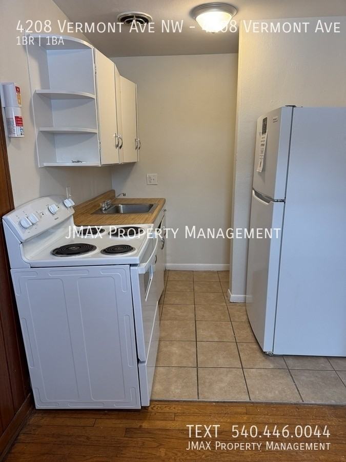 4208 Vermont Ave Nw - Photo 5 of 10