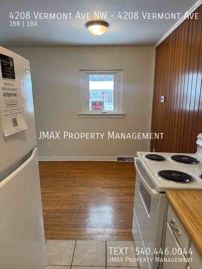 4208 Vermont Ave Nw - Photo 6 of 10