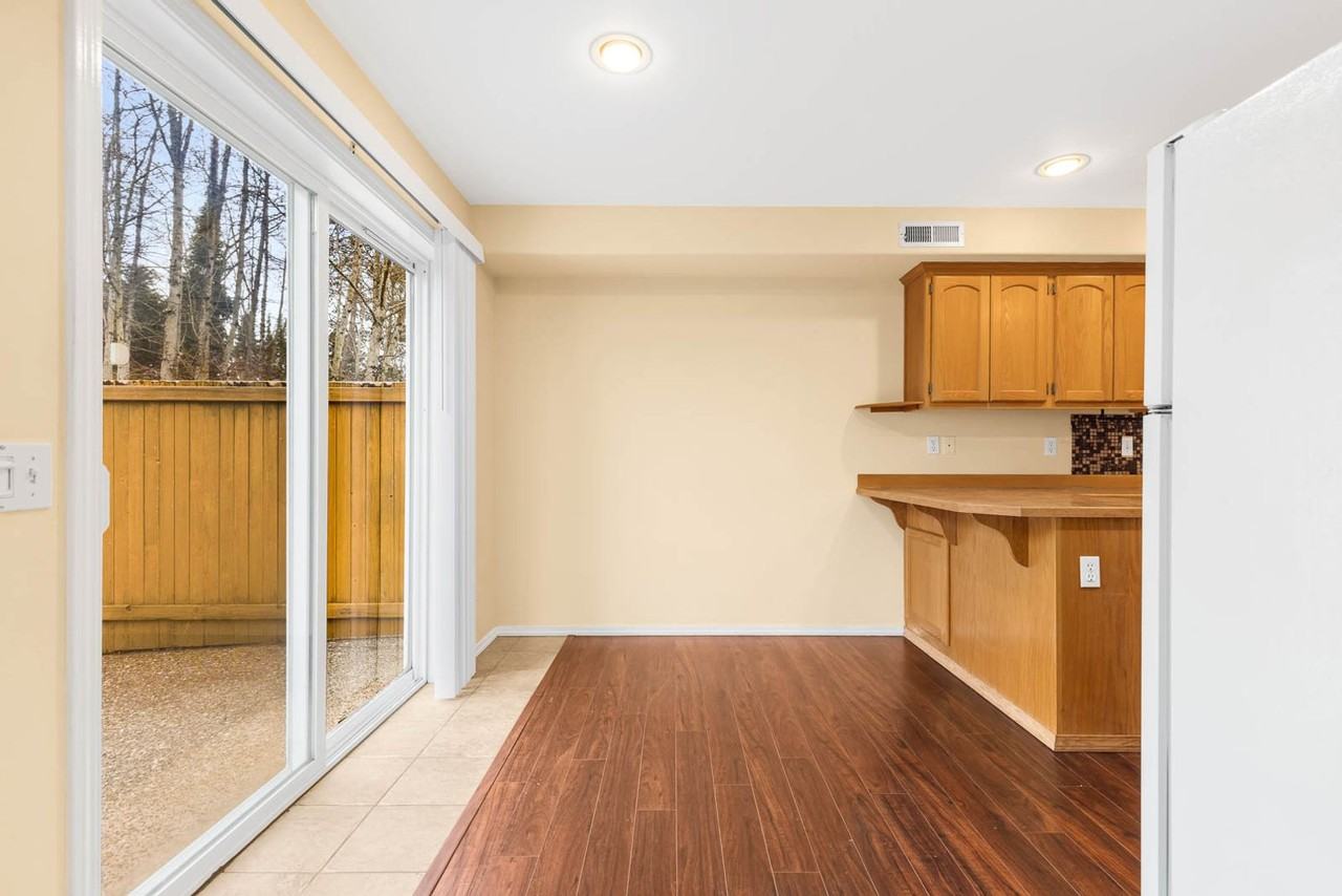 3225 156th St Sw #7 - Photo 3 of 27