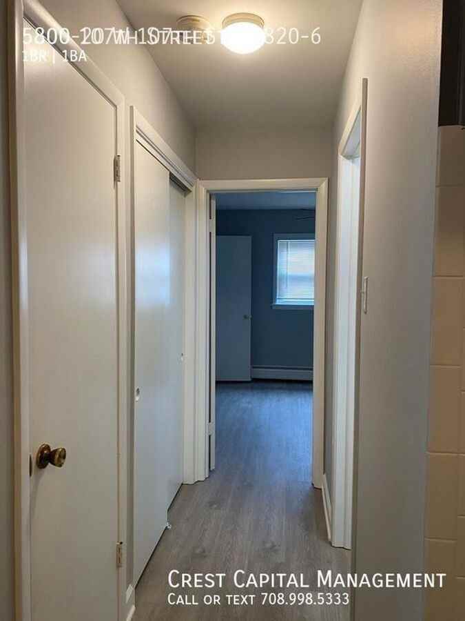 5820 107th St #4 - Photo 3 of 9