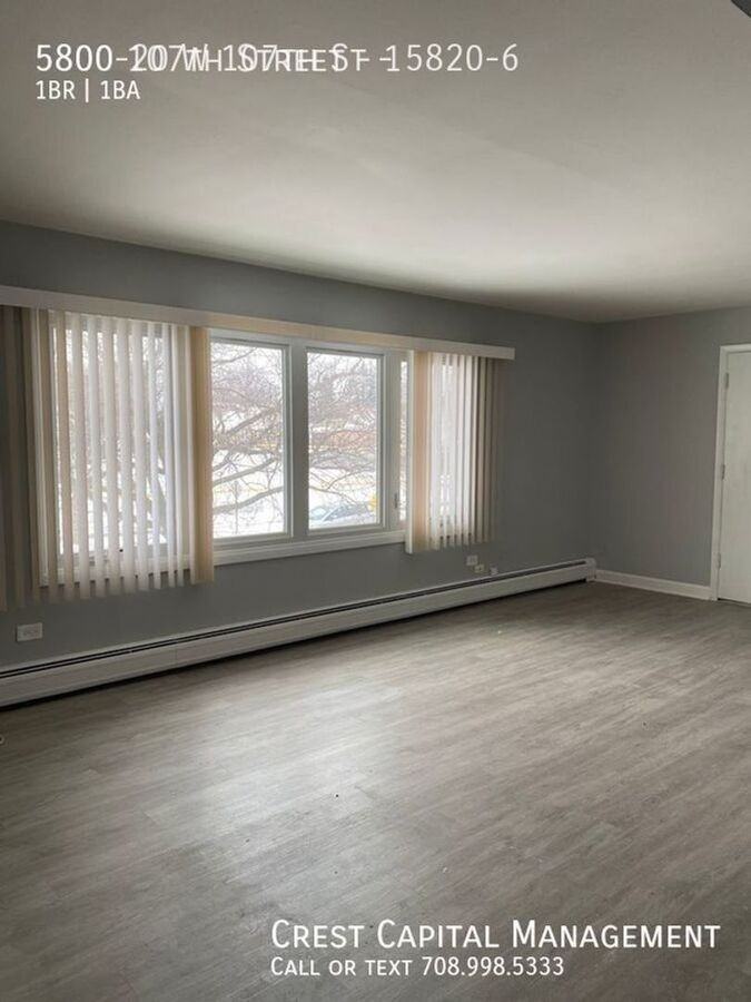 5820 107th St #4 - Photo 4 of 9