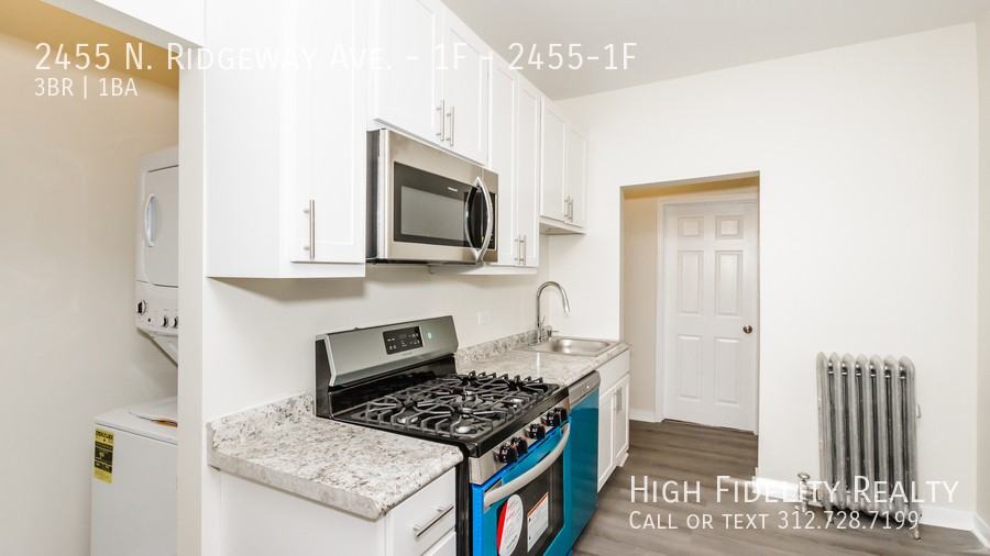 2455 N Ridgeway Ave Apt 1f #2455-1F - Photo 2 of 10