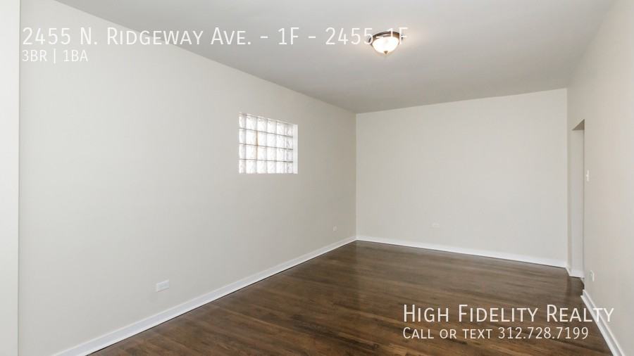 2455 N Ridgeway Ave Apt 1f #2455-1F - Photo 4 of 10
