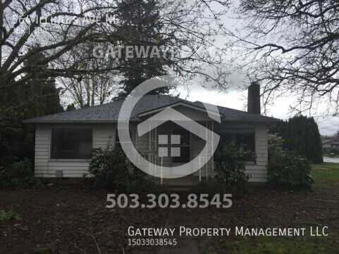 564 Illinois Ave Ne - Photo 2 of 24