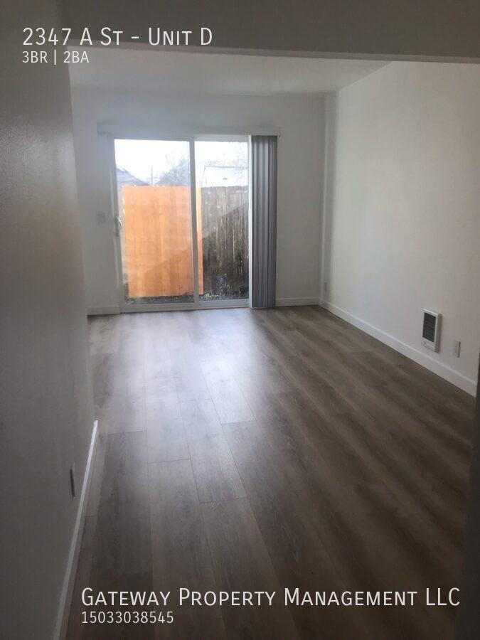 2347 A St #D - Photo 2 of 12