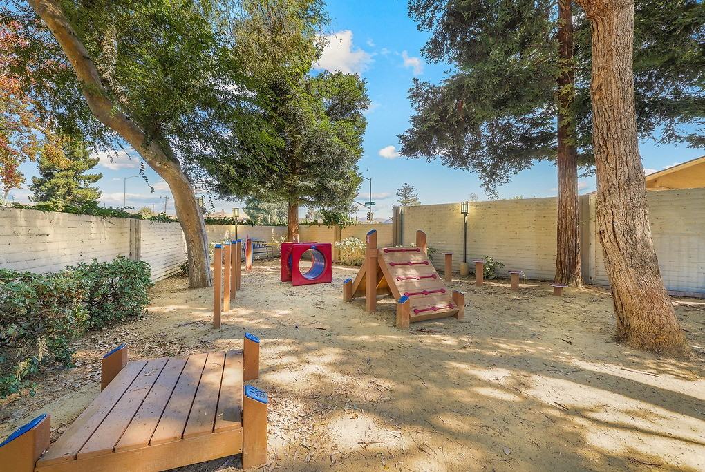 Boulevard - Photo 4 of 34